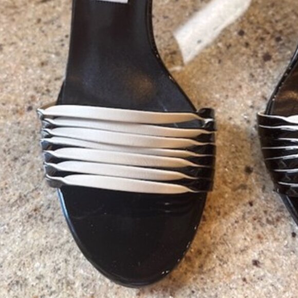 Jimmy Choo Livvi 85 Pump-Off-White/Black-Size 38.5 - Picture 8 of 14